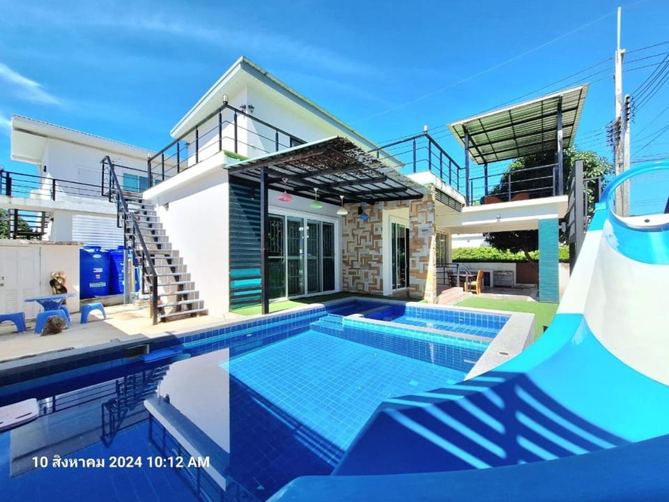 Pool view, Swimming pool
