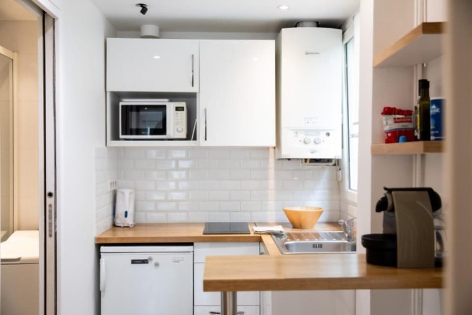 Kitchen or kitchenette, Living room