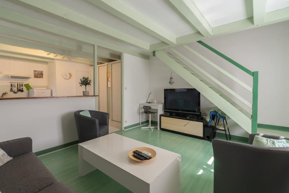 Property building, Living room