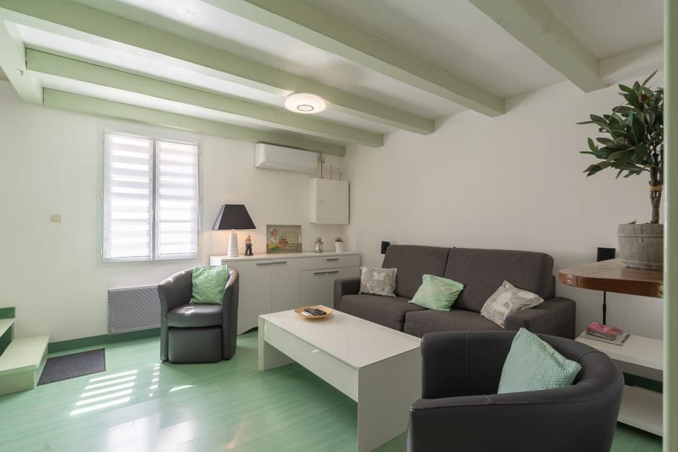 Property building, Living room