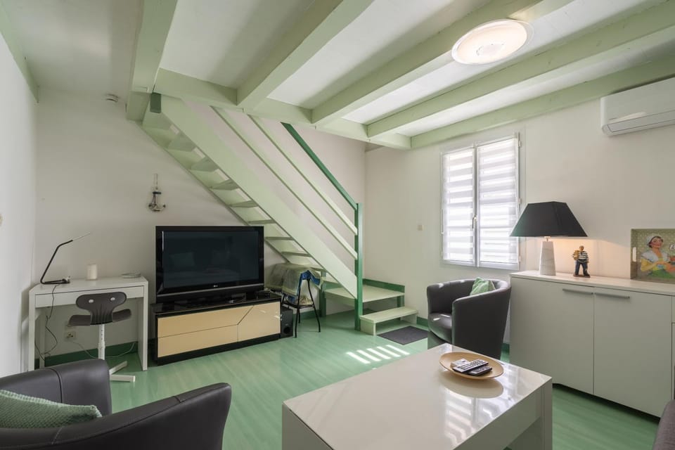 Property building, Living room