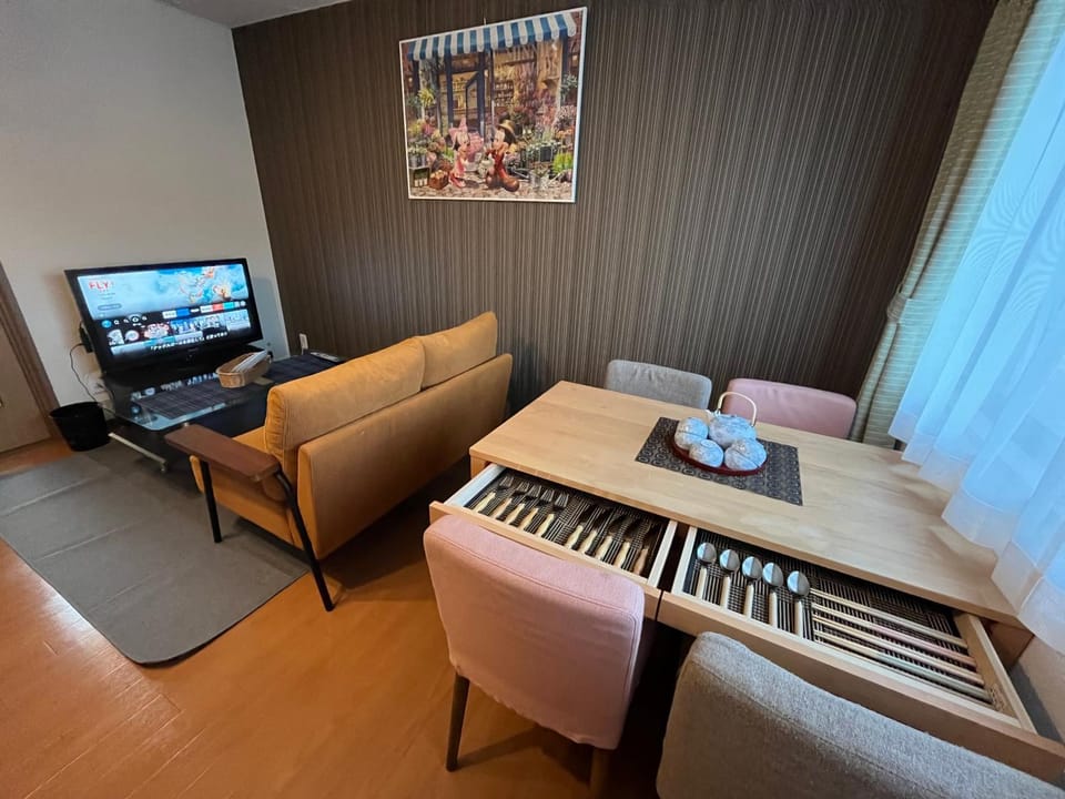 TV and multimedia, Living room, Dining area