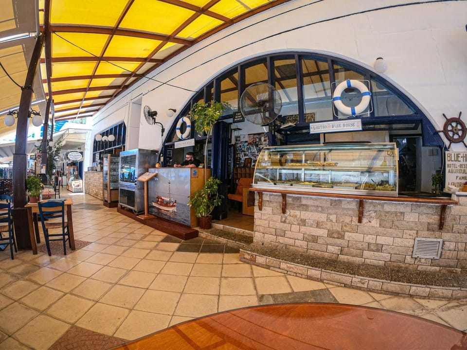 Restaurant/places to eat, Restaurant/places to eat
