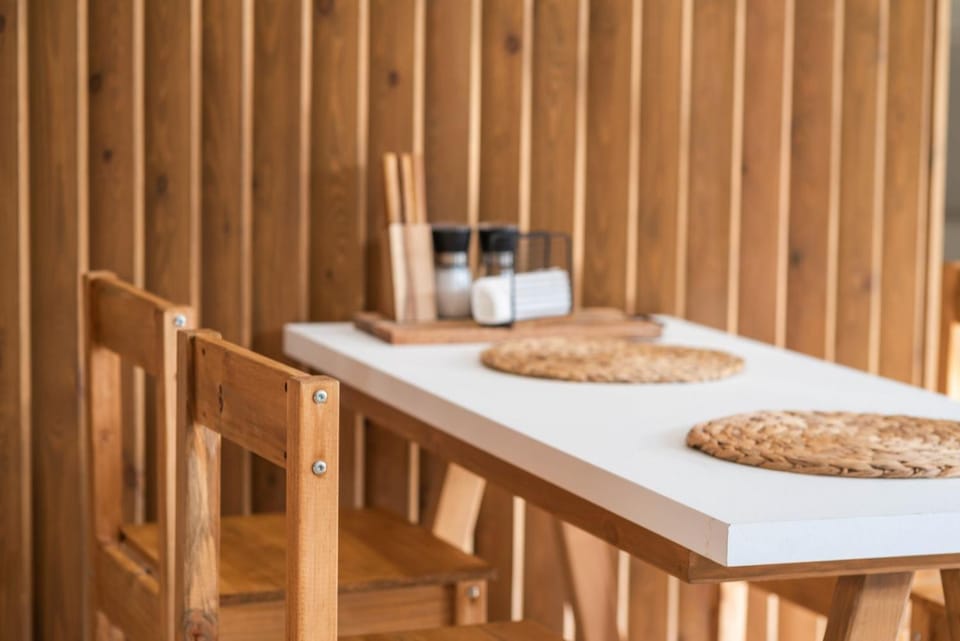 Dining area, Food