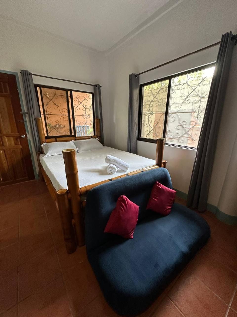 VitaminSea Room Bed and Breakfast in Central Visayas