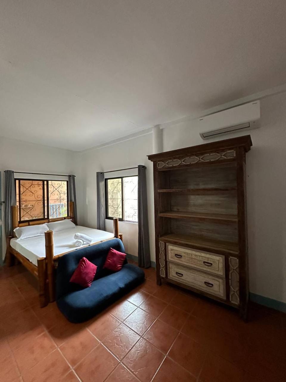 VitaminSea Room Bed and Breakfast in Central Visayas