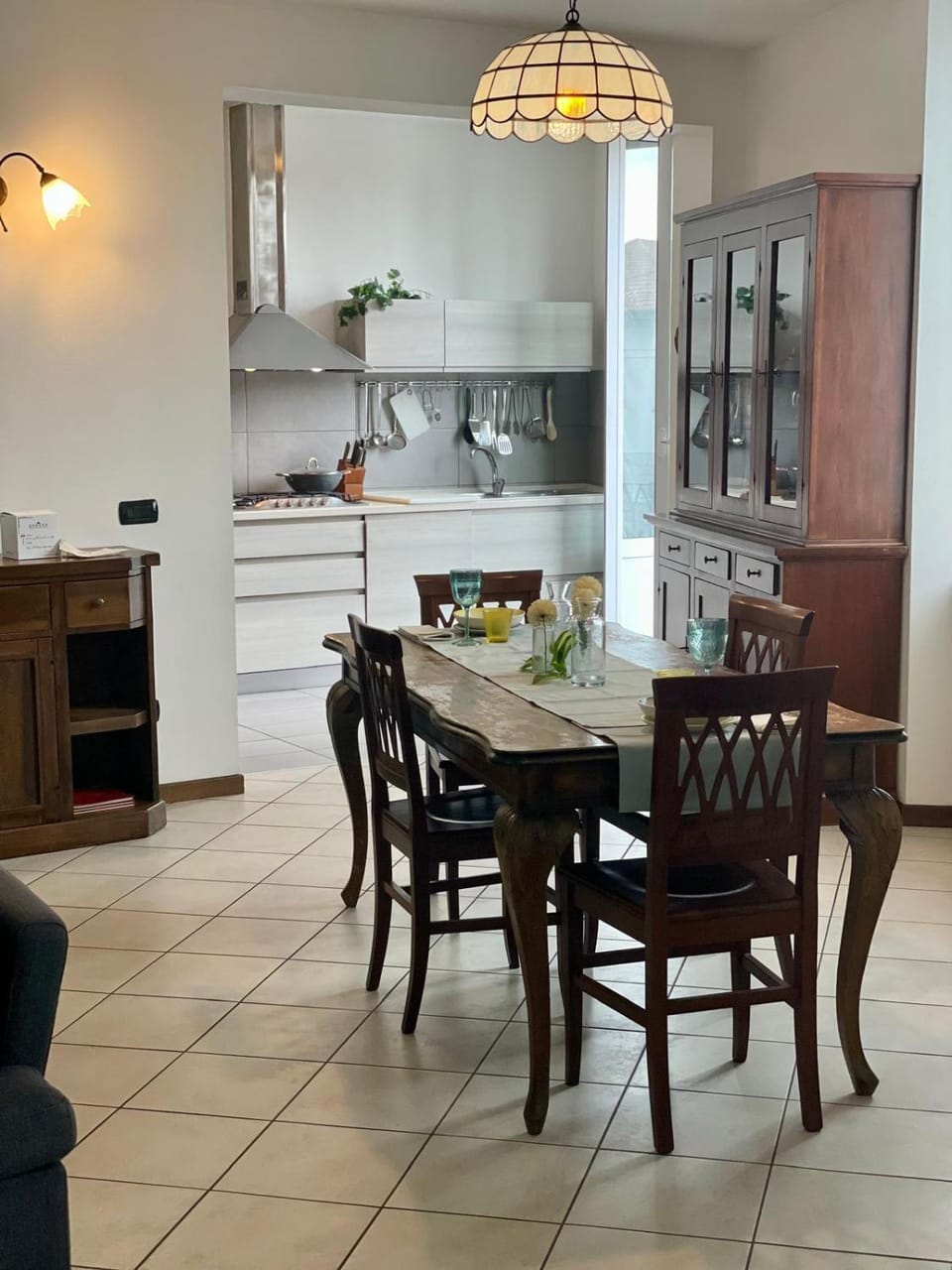 Kitchen or kitchenette, Living room, Seating area, Dining area, dishwasher, oven, stove