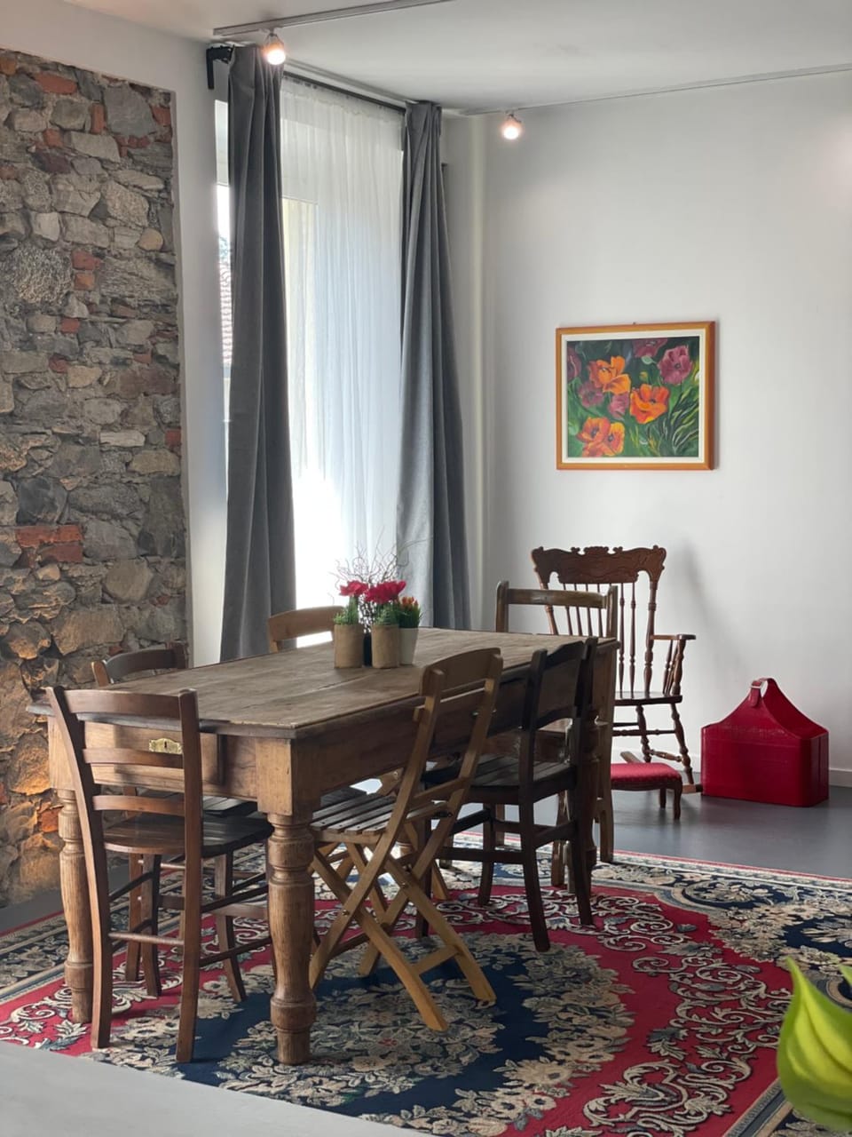 Living room, Seating area, Dining area