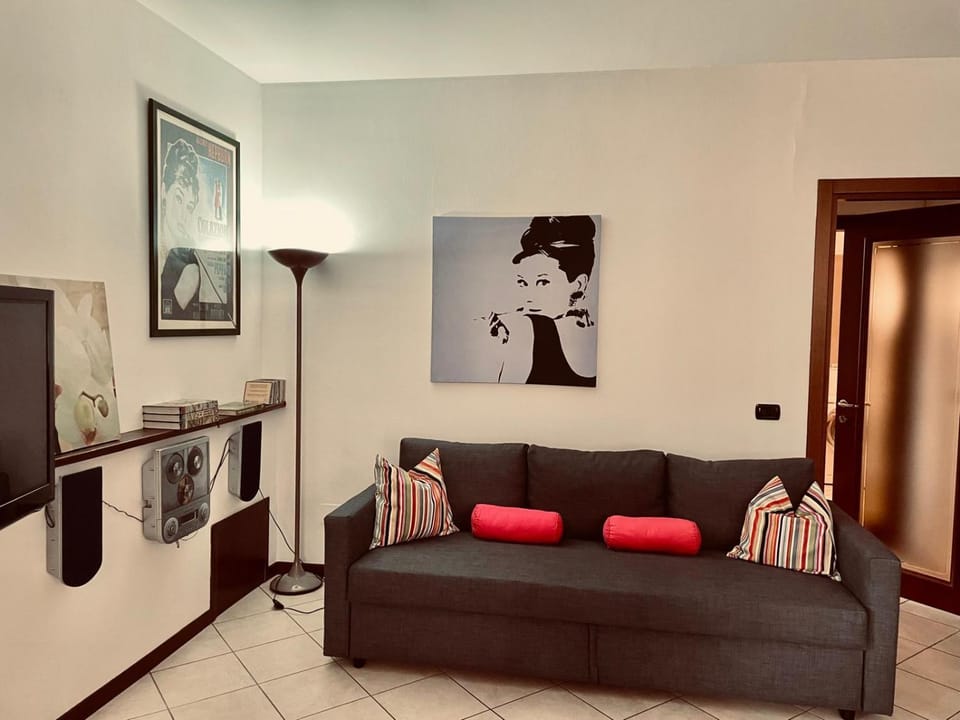 TV and multimedia, Seating area