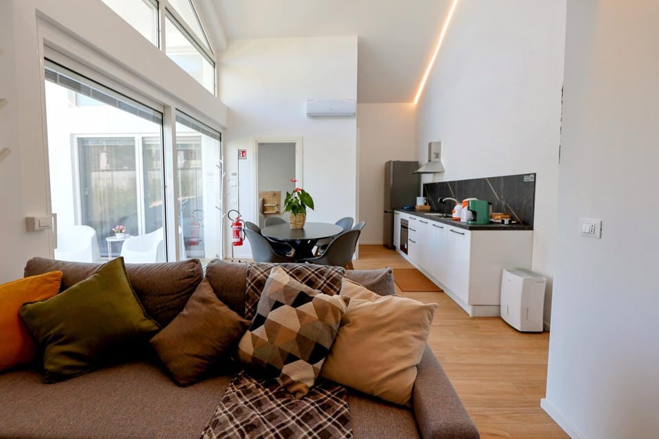 Kitchen or kitchenette, Living room, pet friendly