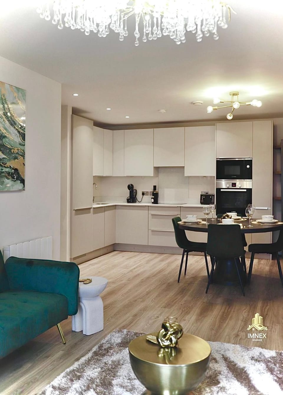 Kitchen or kitchenette, Living room, Seating area, Dining area