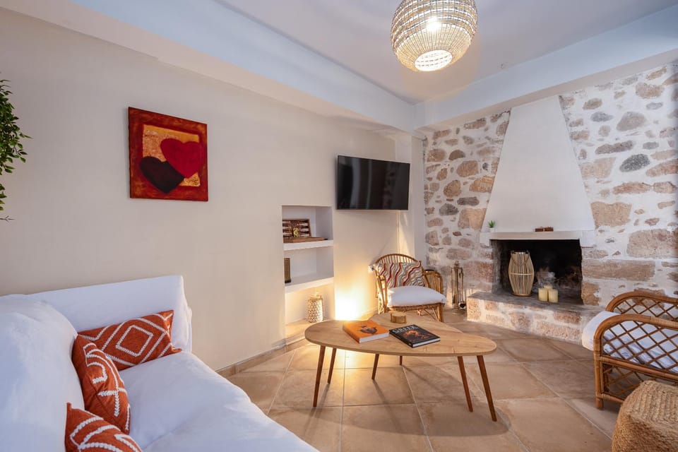 Central, Calm with Courtyard Apartment in Argolis, Greece