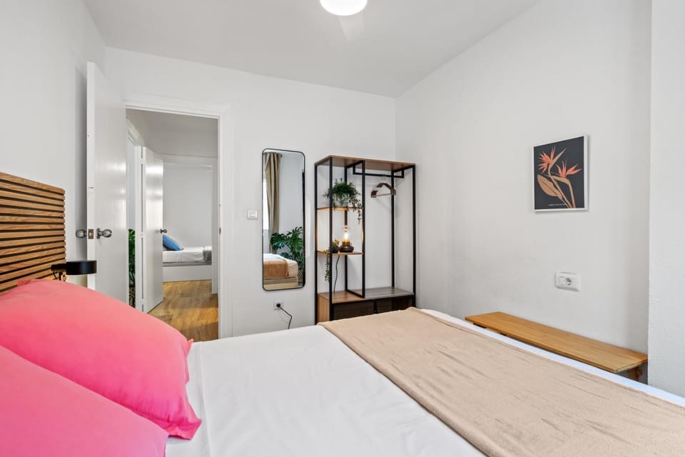 Bed, Photo of the whole room, Bedroom, wardrobe