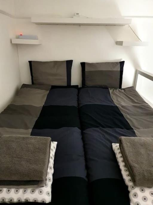 Violet Apartment, cute place near Corvin Plaza, with AC Apartment in Budapest
