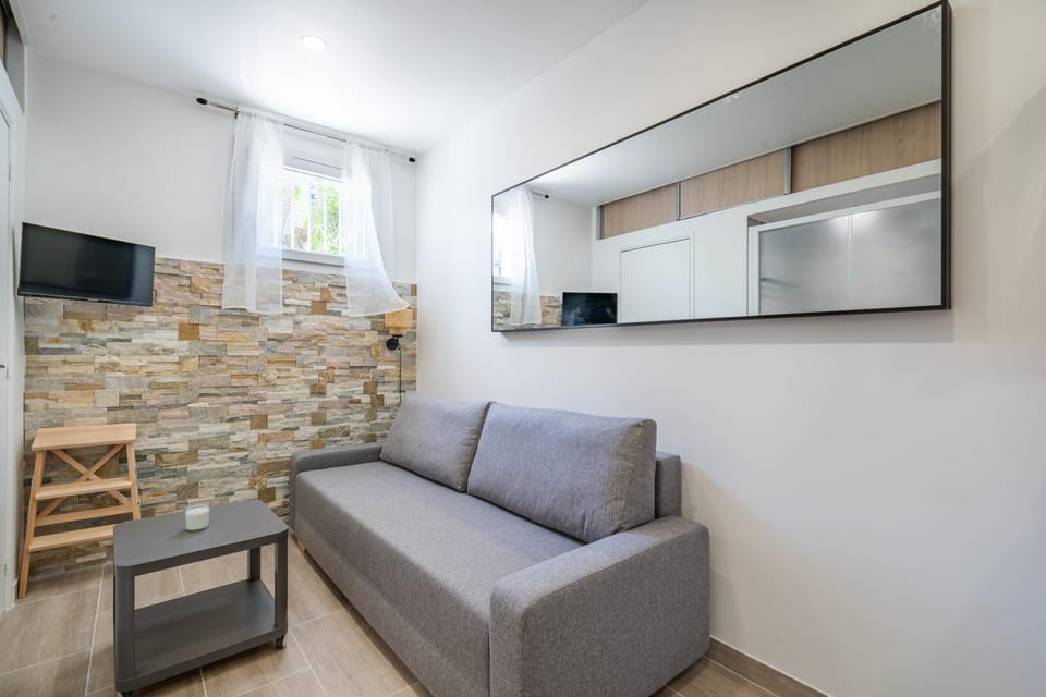 Communal lounge/ TV room, Living room