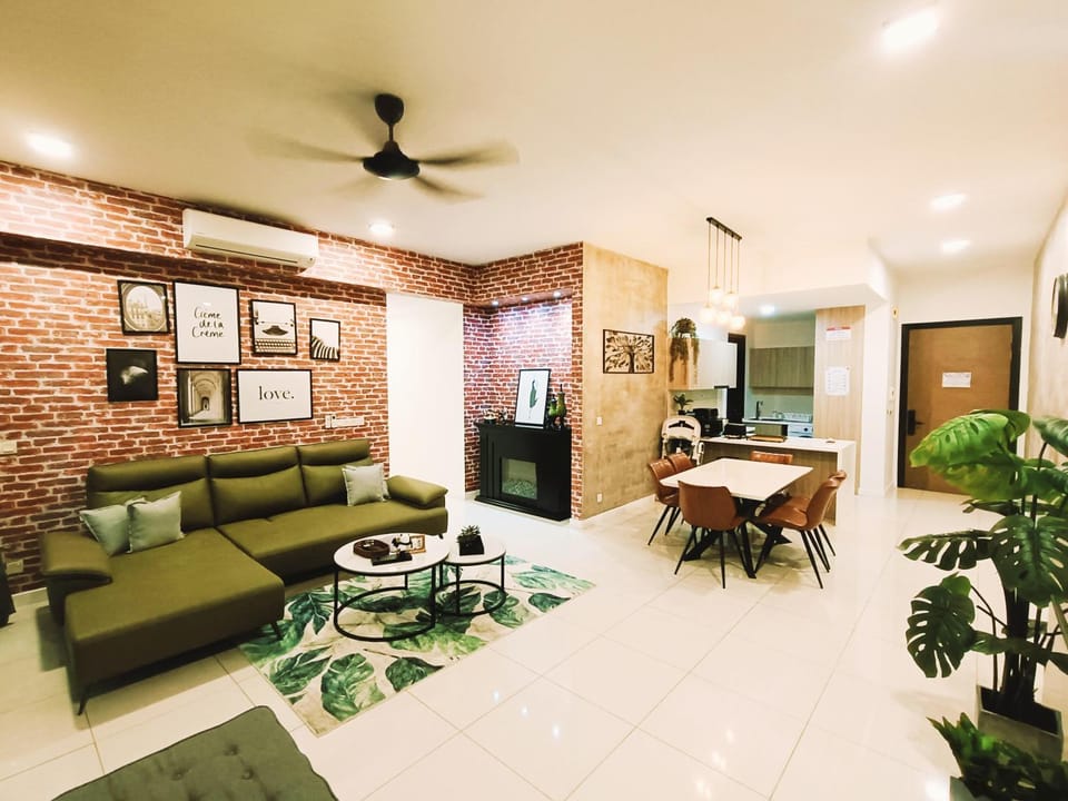 TV and multimedia, Living room, Seating area, Dining area, air conditioner
