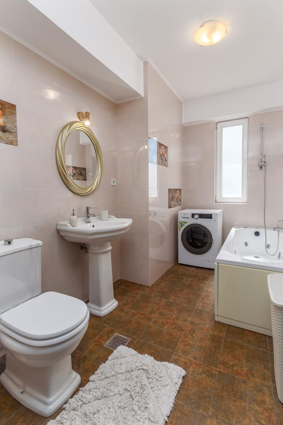 Toilet, Bathroom, Bath, towels, washing machine