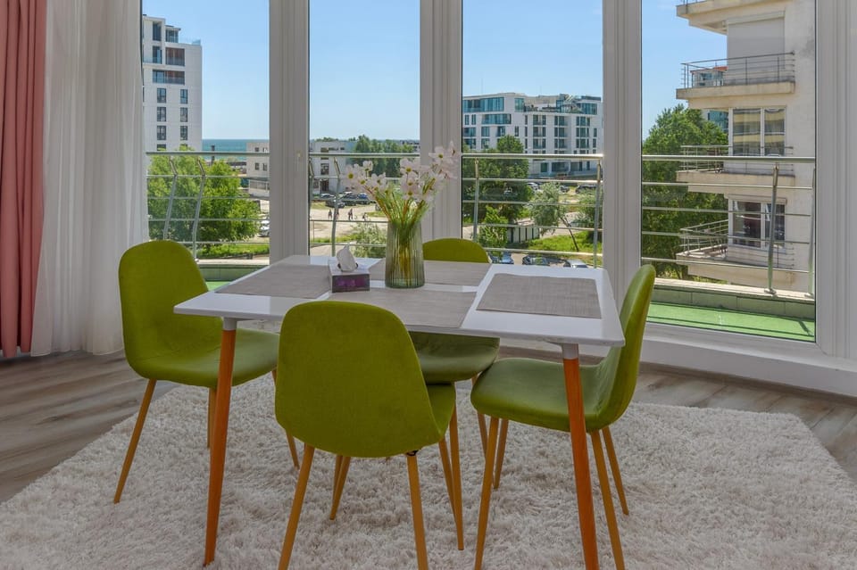 Day, View (from property/room), Living room, Dining area