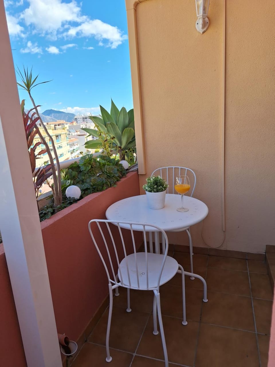 Ático fresco y luminoso con aparcamiento privado Apartment in Nerja