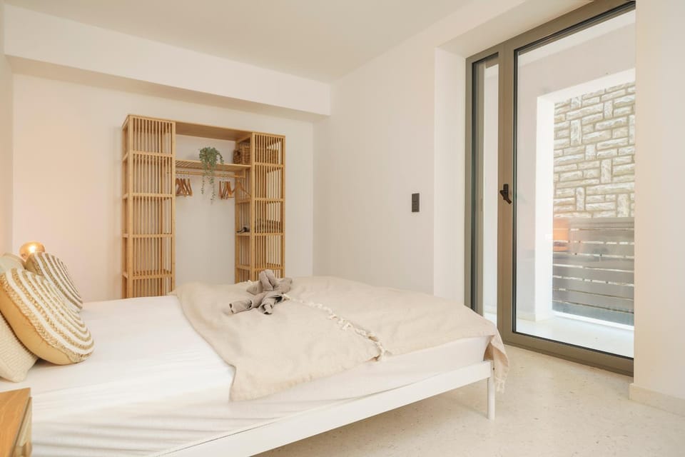 Bed, Photo of the whole room, Bedroom, towels, wardrobe