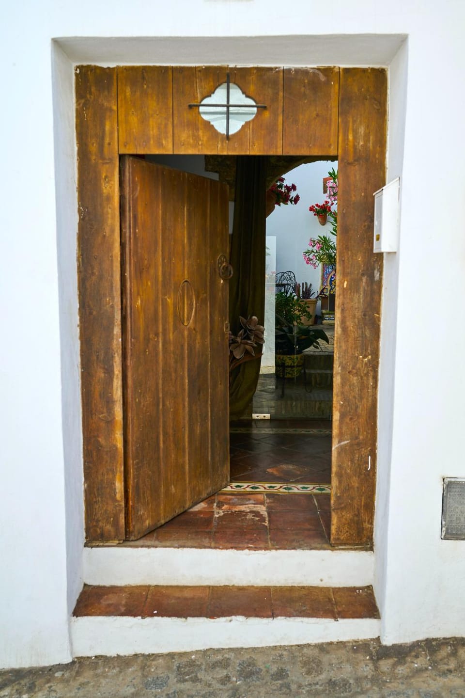 Facade/entrance, Day, Street view