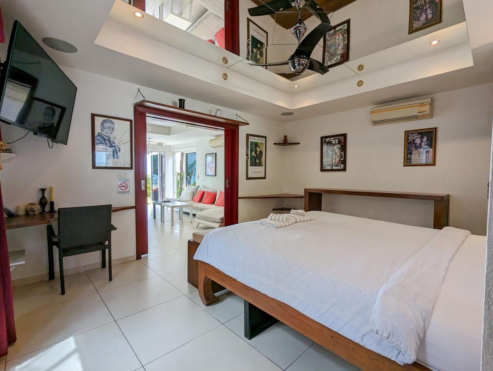 Bed, Bedroom