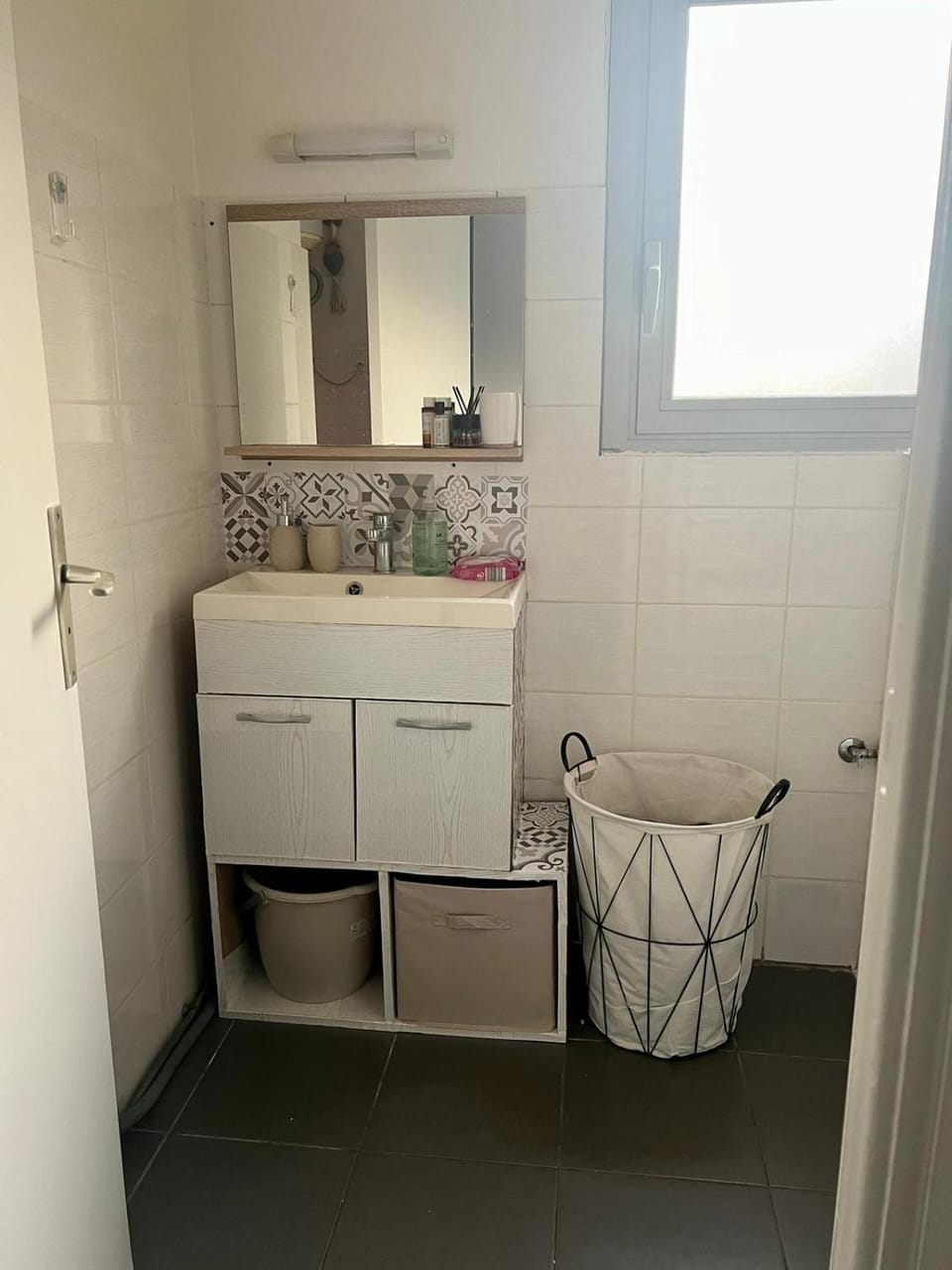 Bathroom, towels