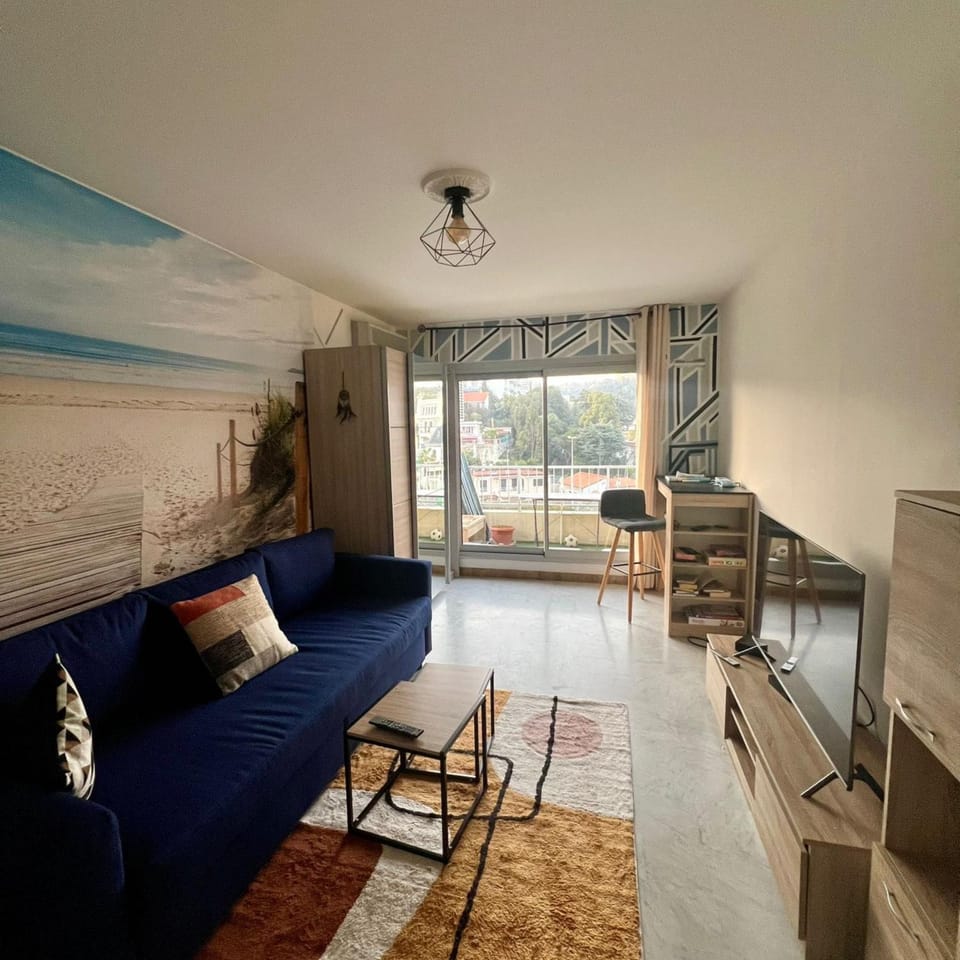 TV and multimedia, Living room, Photo of the whole room, Seating area, Dining area