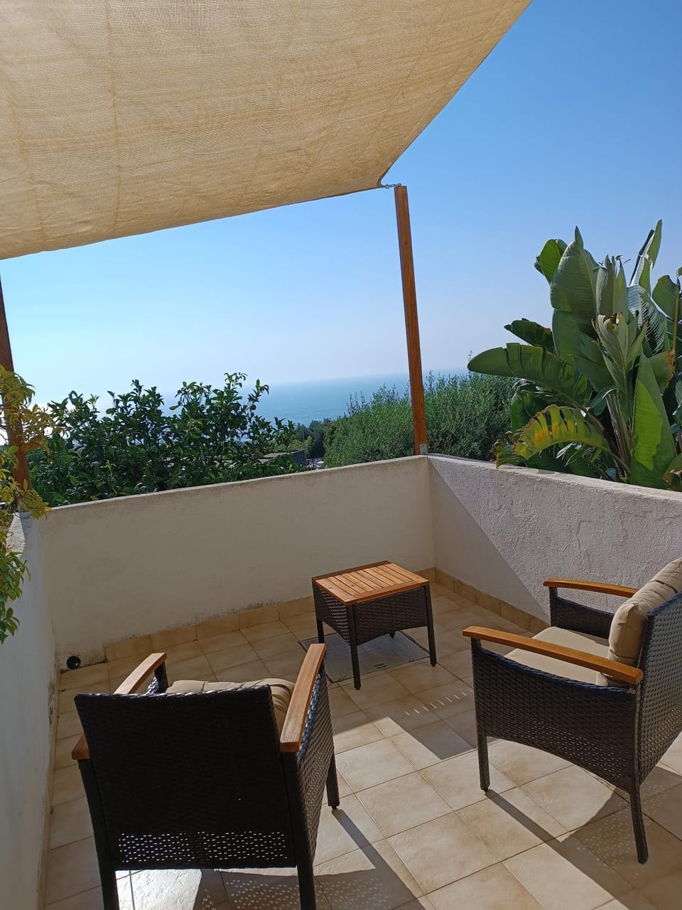 Bilocale con terrazzo vista mare al tramonto Forio -La Strelizia Apartment in Lacco Ameno