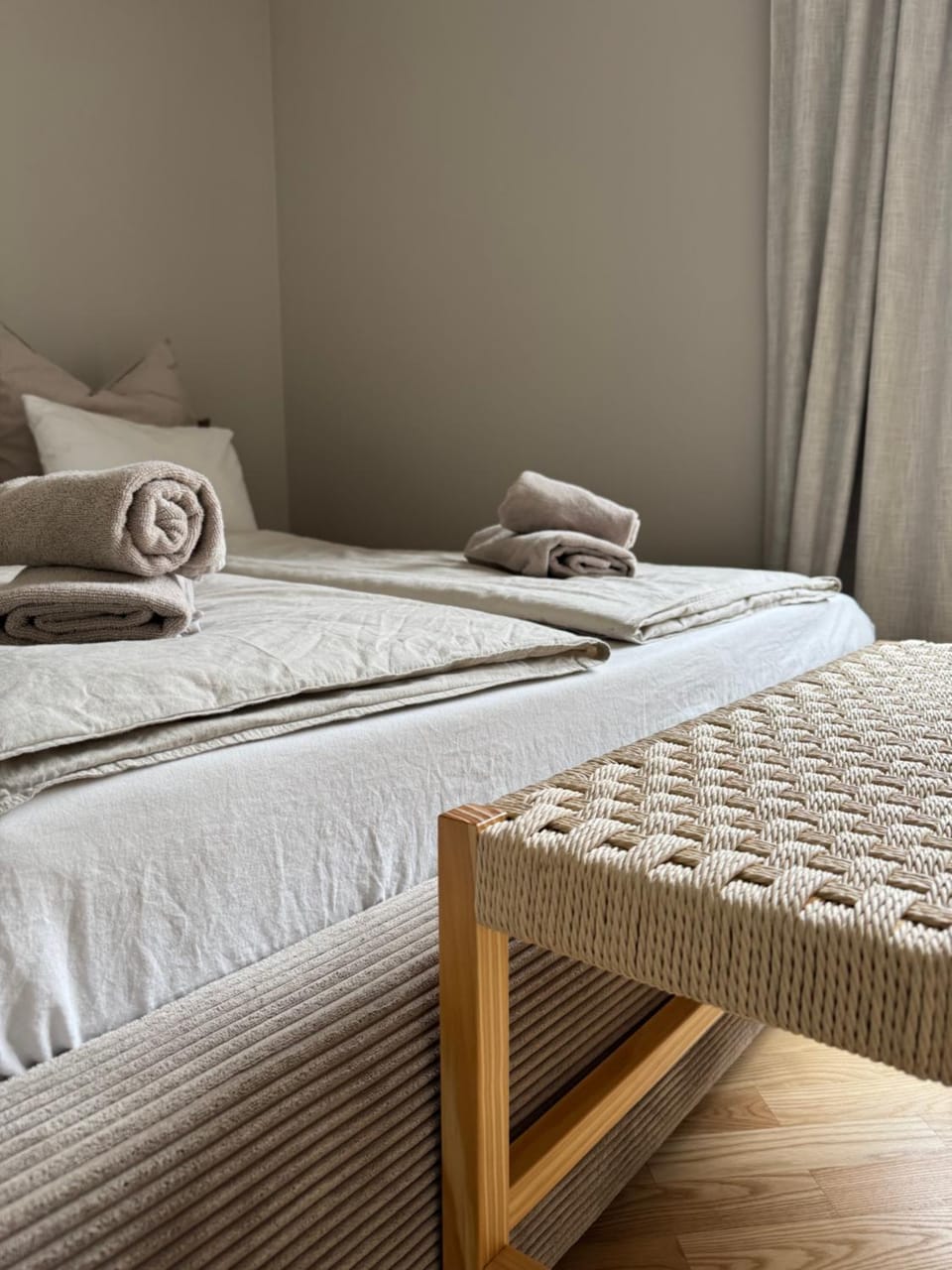 Bed, Photo of the whole room, Bedroom, towels