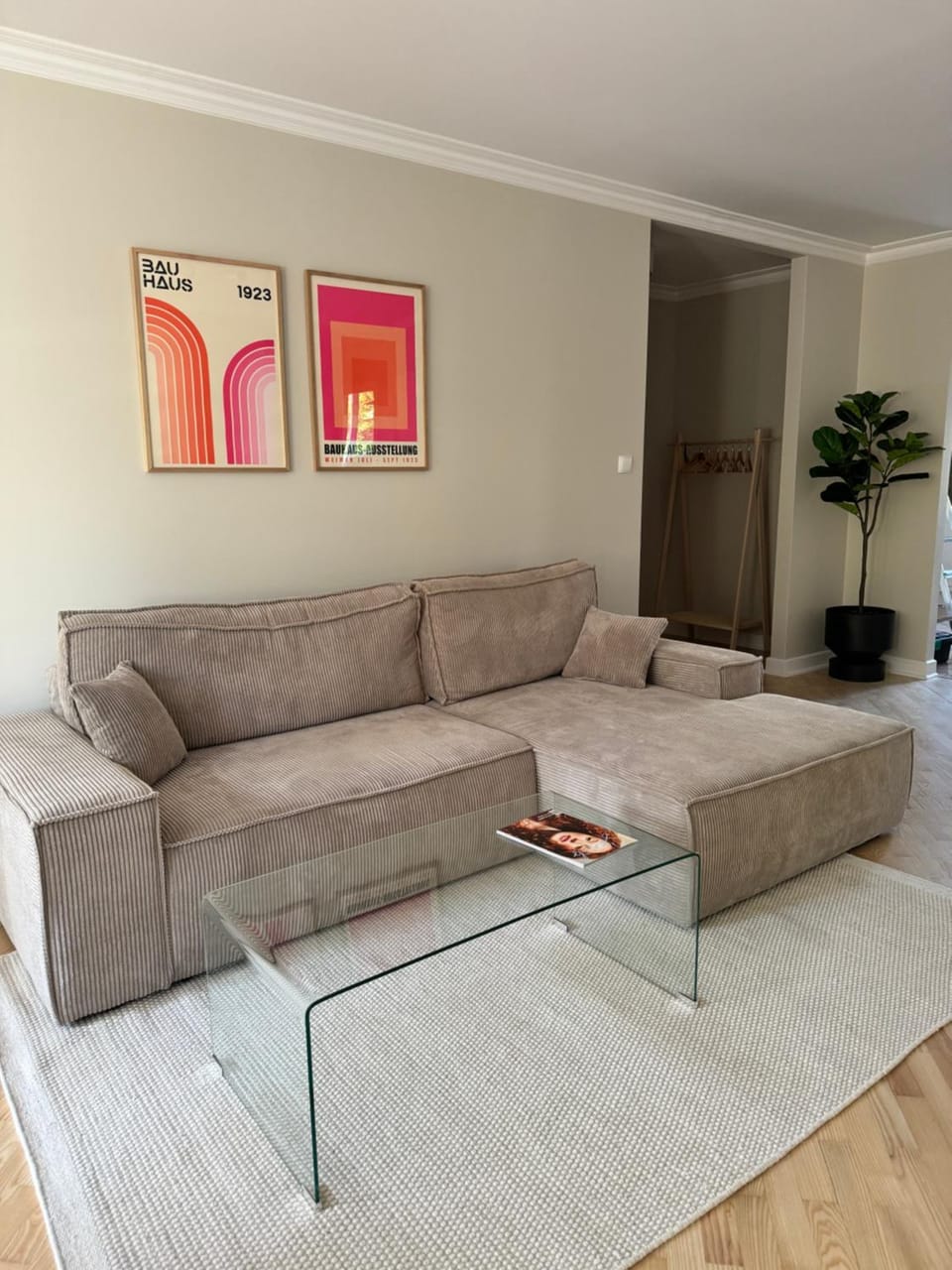 Communal lounge/ TV room, Living room, Seating area