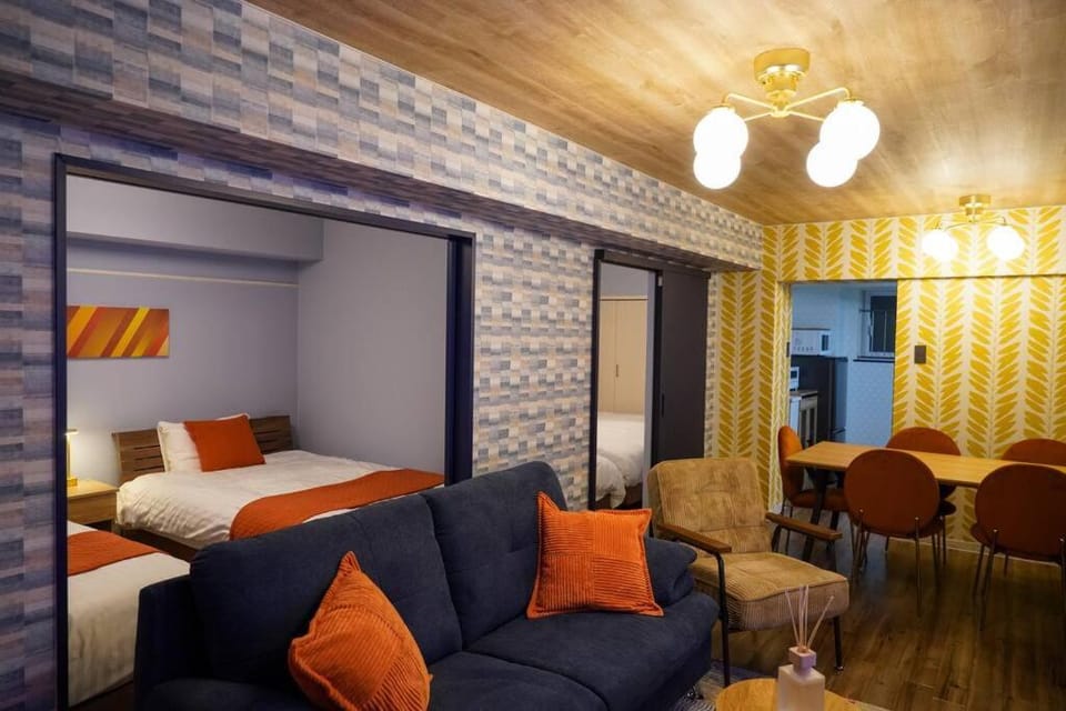 Bed, Living room, Photo of the whole room, Seating area, Dining area, Bedroom