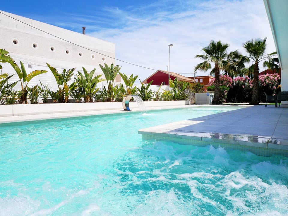 Hot Tub, Swimming pool