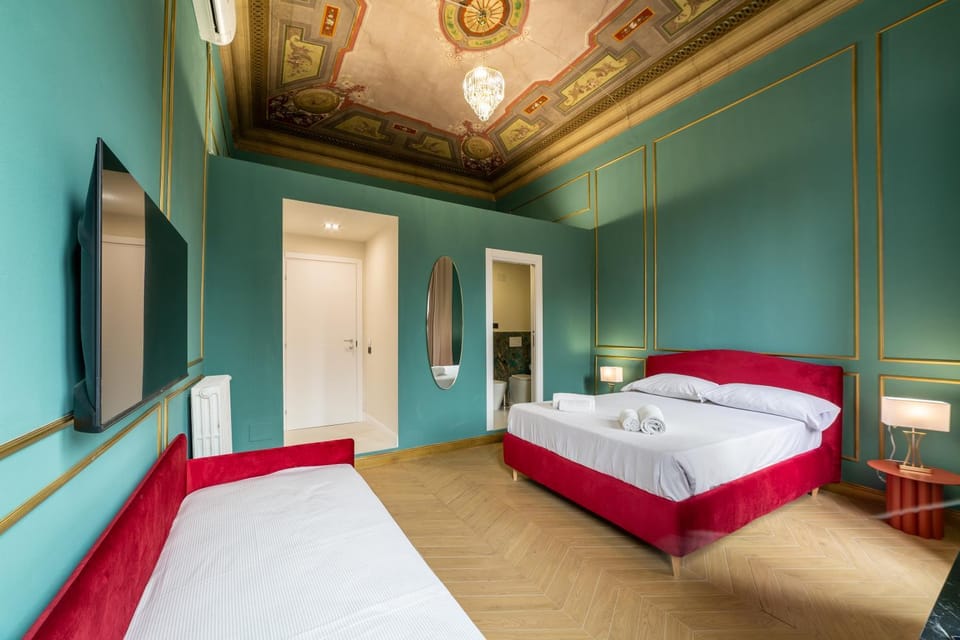 Photo of the whole room, Bedroom