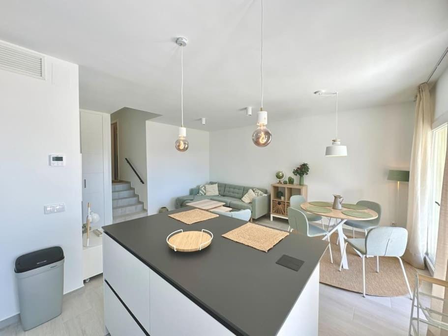 Living room, Dining area