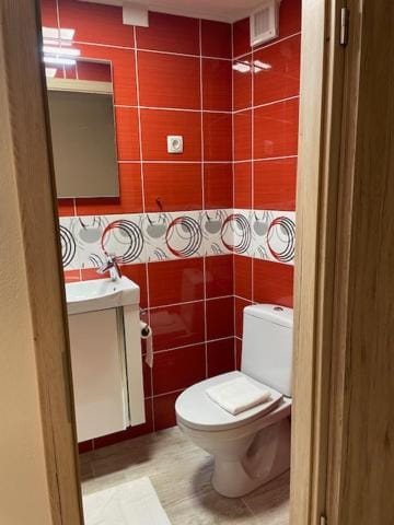 Toilet, Bathroom