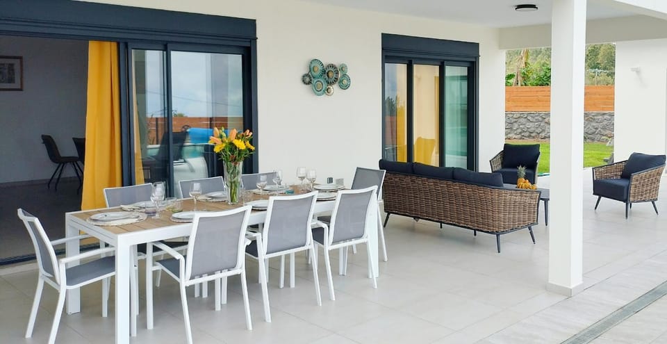 Patio, Dining area