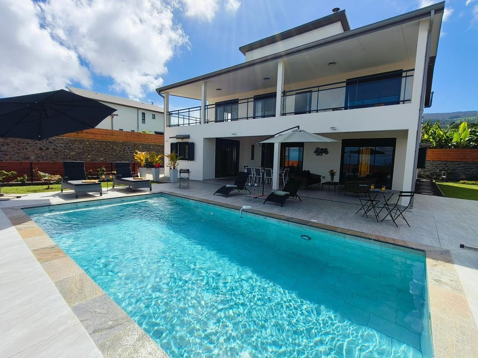 Patio, Pool view, Swimming pool