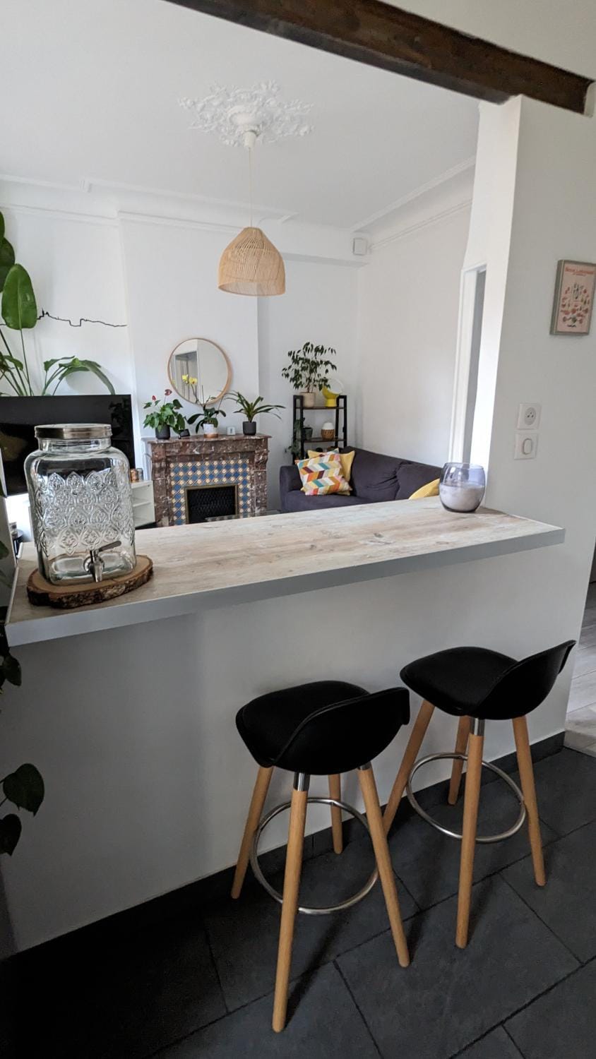 Kitchen or kitchenette, Living room
