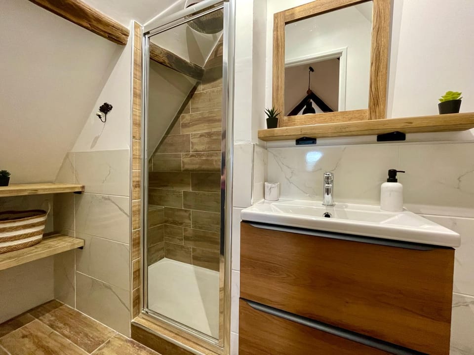 Shower, Bathroom