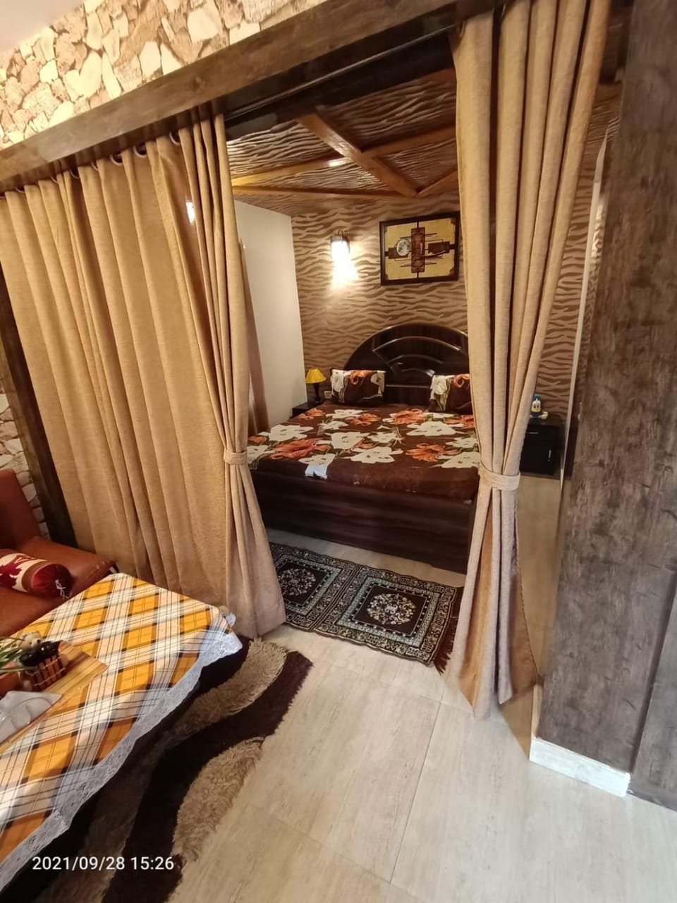 Bed, Living room, Photo of the whole room, Seating area, Bedroom