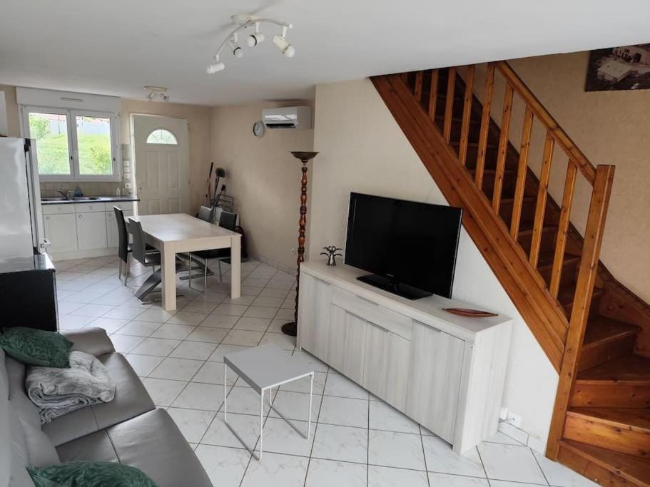 TV and multimedia, Living room, Dining area, kitchen