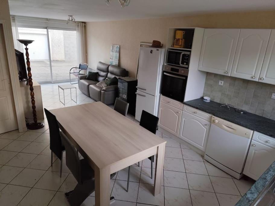 Kitchen or kitchenette, Dining area, dishwasher, microwave, oven, pet friendly, stove, toaster