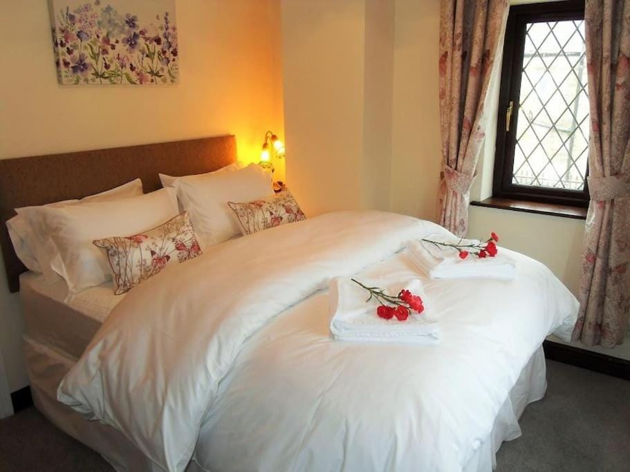 Brookside Retreat, Dog Friendly Apartment in North East Derbyshire District