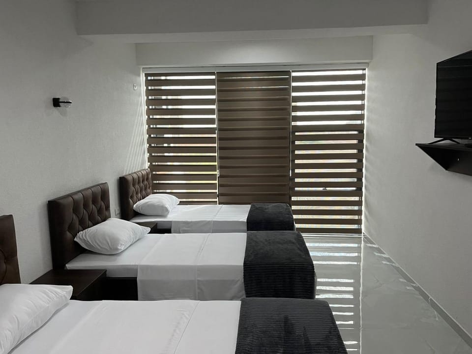 Bed, TV and multimedia, Bedroom