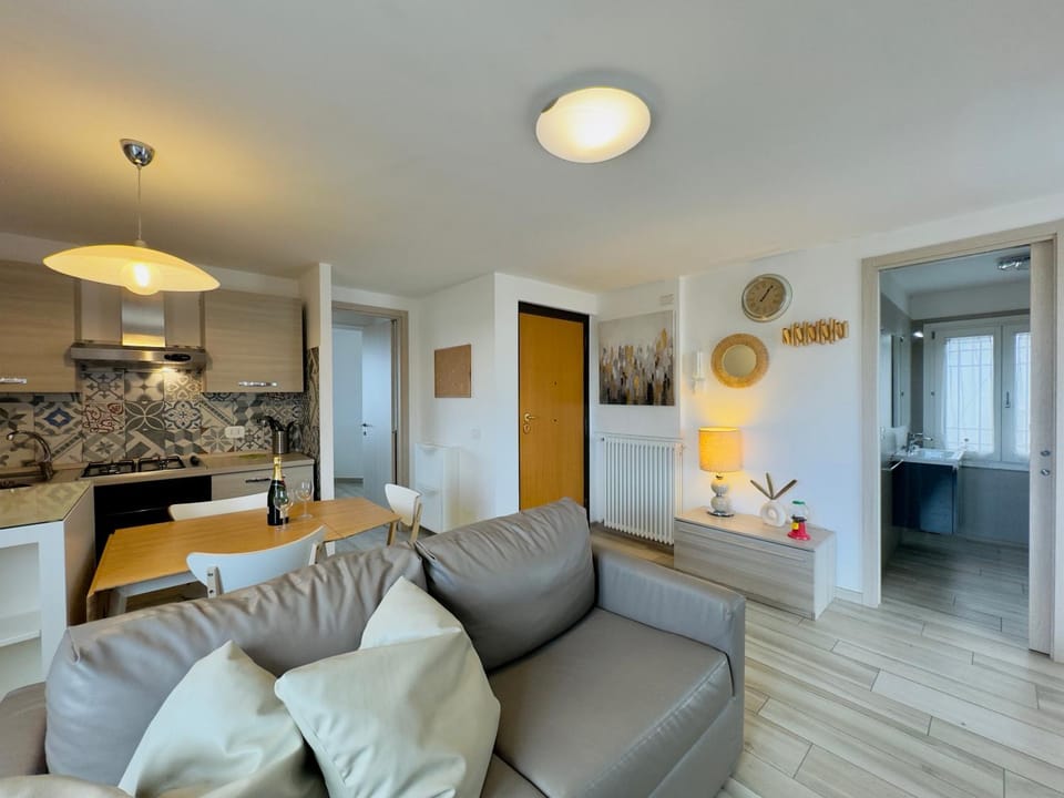 Kitchen or kitchenette, Living room, Photo of the whole room, Dining area