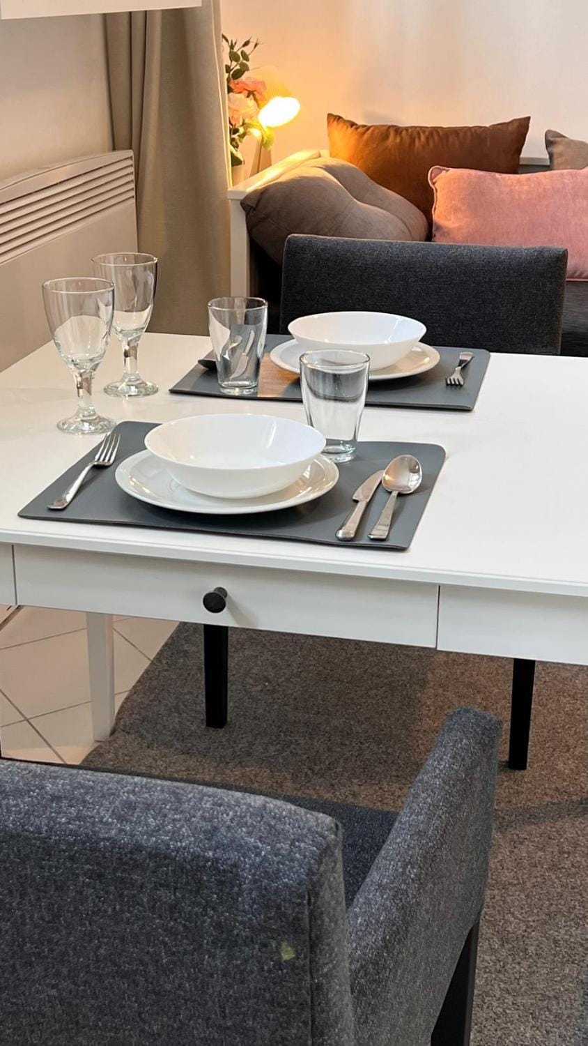 Bed, Living room, Other, Seating area, Dining area, Meals, Lunch, room service