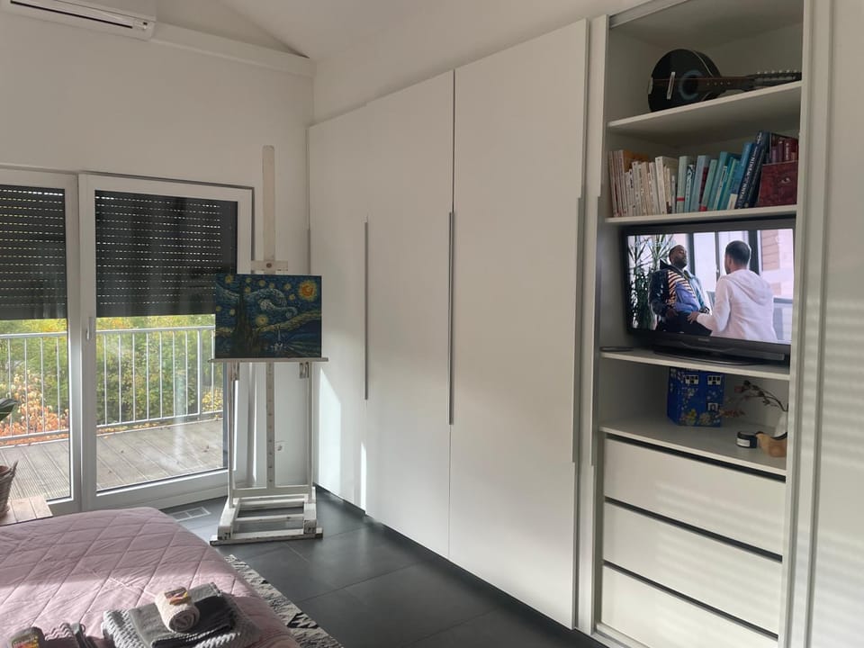 TV and multimedia, wardrobe