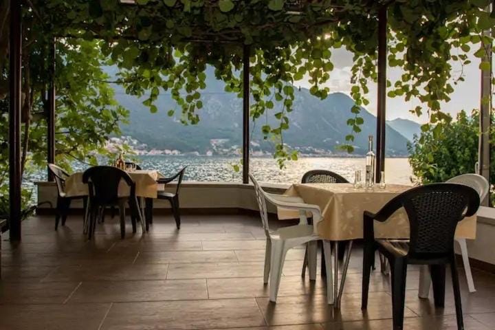 Lazarevic Apartments Apartment in Dobrota