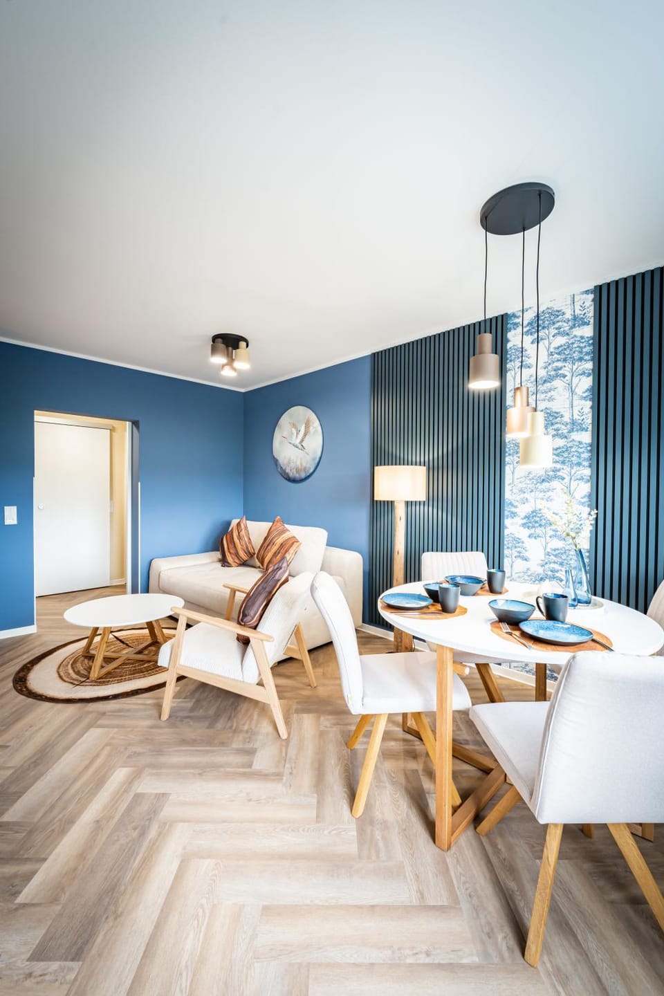 Living room, Decorative detail, Decorative detail, Seating area, Dining area